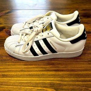 Adidas Superstar size US 7